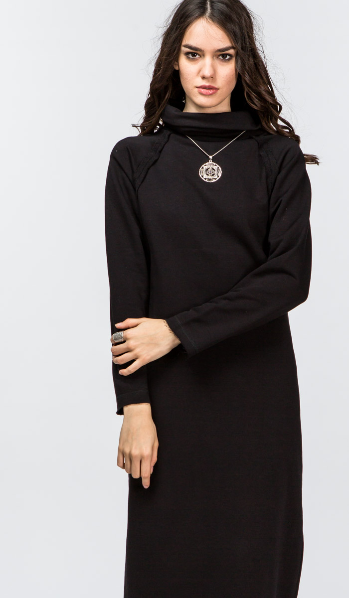 Черное женское платье Годжи